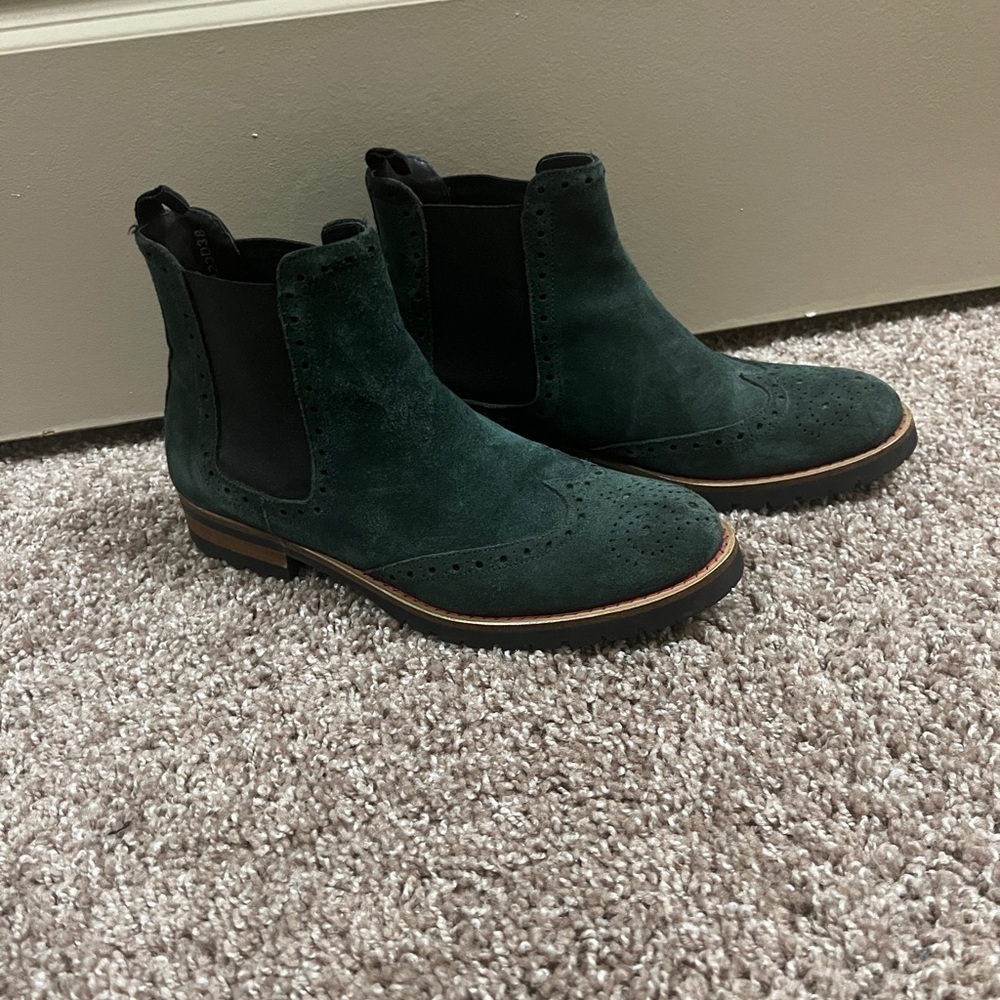 Dogma Vibrant Hunter Green Wingtip Suede Chelsea Boots size 38/ 7.5